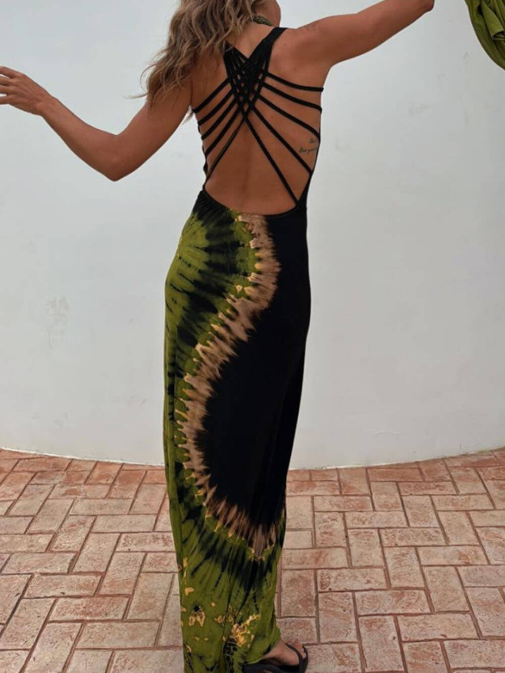 Lueur™ | Sırt Detaylı Bohem Batik Elbise