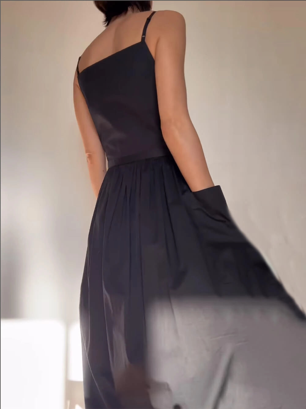 Lueur™ | Cepli Kuşaklı Minimal Elbise